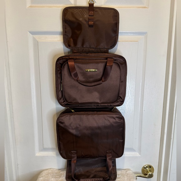 JOY MANGANO TRAVELERS HANGING EXPANDABLE TOILETRY BAG - Picture 6 of 16